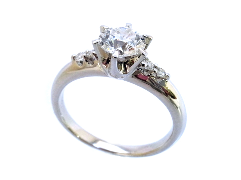 0.5ctの婚約指輪を華やかなペンダントにしたい / ジュエリーリフォーム.com