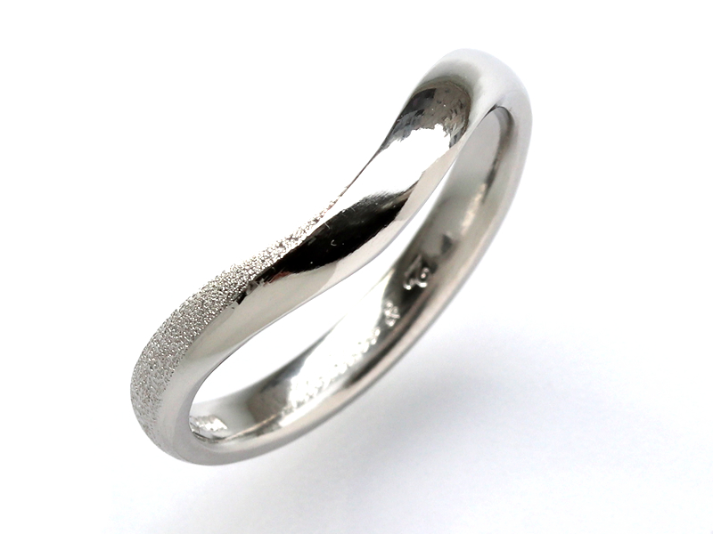 父のプラチナリングを溶かして紛失した主人の結婚指輪を作りたい