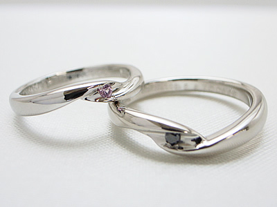 好きな宝石を入れる結婚指輪