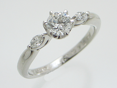 母のダイヤを使った婚約指輪