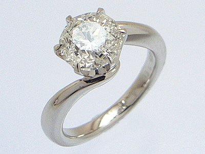 母の1.5ctダイヤで婚約指輪