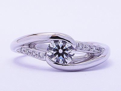 新郎のダイヤで作る婚約指輪