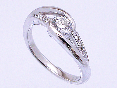 新郎のダイヤで作る婚約指輪