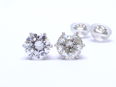 サムシングオールドダイヤピアス
