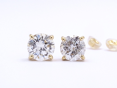 サムシングオールドピアス