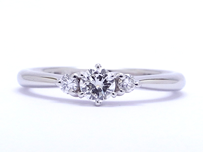 結婚に向けてつくる婚約指輪