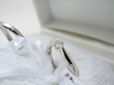 母の婚約指輪をご自分の婚約指輪に