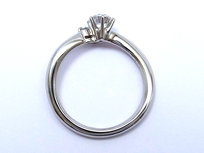 ペリドットを使った婚約指輪