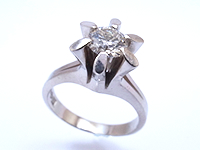 婚約指輪（立爪）を普段使い＋αで使える指輪へリフォーム