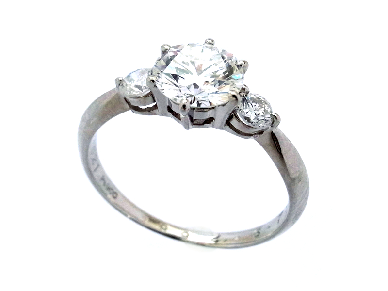 婚約指輪をリフォームして余った元枠の脇石2石をブレスレットに
