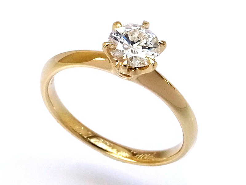 結婚10周年に、母の指輪(立爪)を新しいリングにリフォーム
