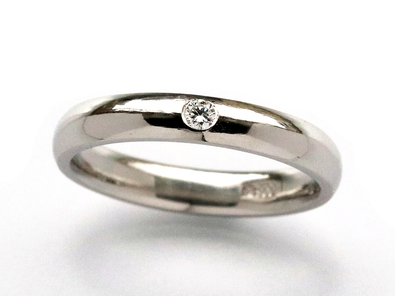 婚約指輪にリフォームした祖母のリング枠を溶かして結婚指輪に