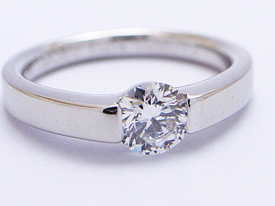 ４Ｃで決める婚約指輪