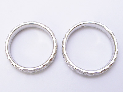 月桂樹とブルーダイヤの結婚指輪