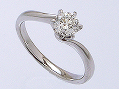 ご家族で選ばれた婚約指輪
