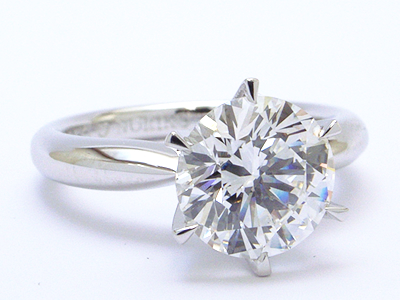 結婚に向けてつくる婚約指輪