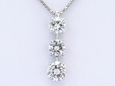 ダイヤトリロジーペンダント