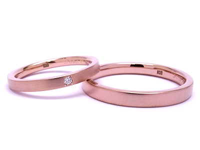 つや消し加工のゴールド結婚指輪