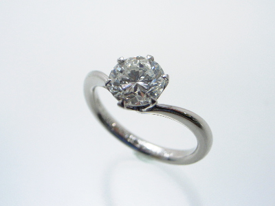 受け継いだダイヤ婚約指輪