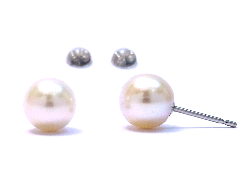 ピアスの穴を開けたのでイヤリングをピアスに